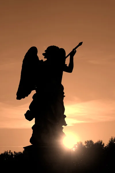 로마-천사의 다리에서 천사의 실루엣 — 스톡 사진