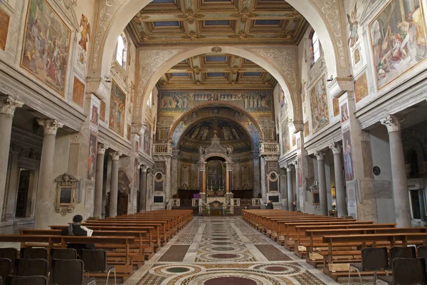 罗马，三月-22： 内部的特拉，2012 年，意大利的教会圣 cristogono. — 图库照片