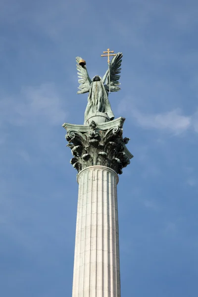 BUDAPEST - 22 SEPTEMBRE : Le monument du Millénaire en héros — Photo