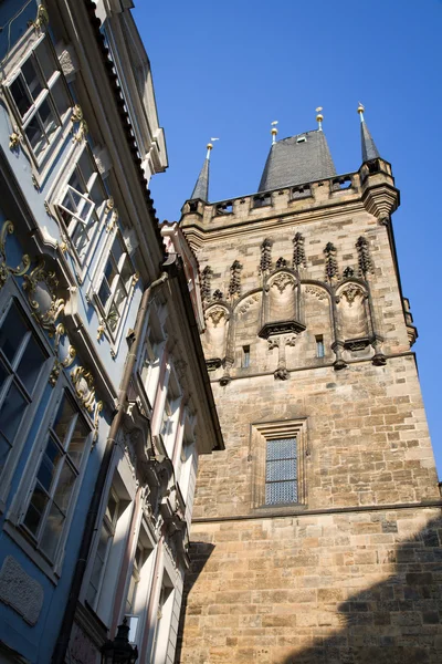 Praga - torre gótica del puente de Charles — Foto de Stock