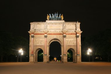 Paris - triumph arch du atlıkarınca geceleri