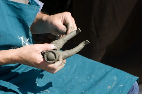 Hands of modeler at work — Stock Photo, Image