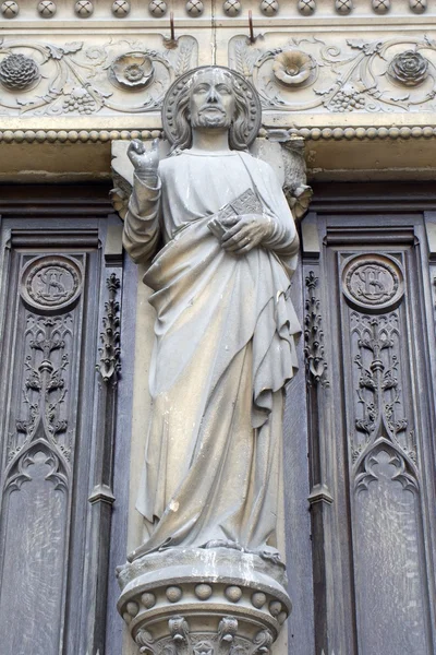 Cristo dal portale principale della chiesa di San Lorenzo a Parigi — Foto Stock