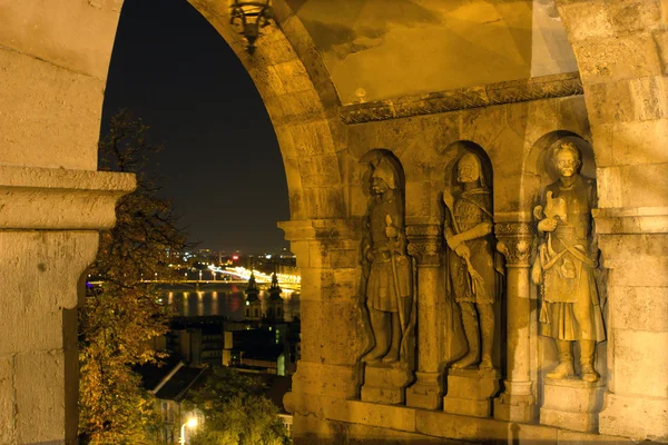 Budapeste - estátua dos guardiões das muralhas de Buda — Fotografia de Stock