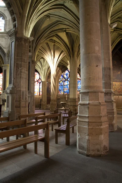 París - interior de la iglesia gótica de Saint Severin — Foto de Stock