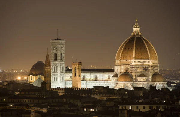 Florene - catedral Santa Maria del Fiore à noite — Fotografia de Stock