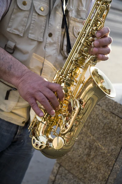 El saxophonne oyuncu — Stok fotoğraf