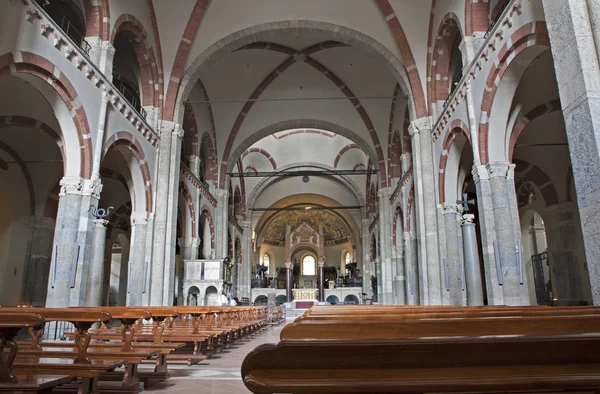 Милан - нефе церкви Святого Амвросия — стоковое фото
