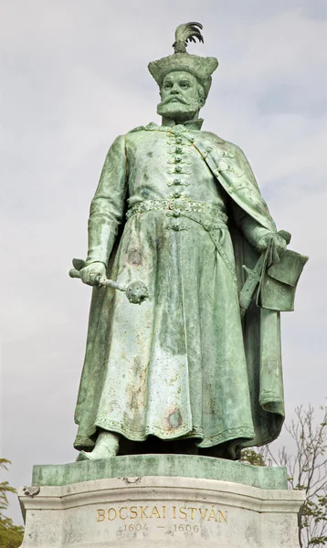 BUDAPEST - 22 de septiembre: Istvan Bocskay estatua del escultor Barnabas Hollo. Detalle del Monumento al Milenio en la Plaza de los Héroes el 22 de septiembre de 2012 en Budapest . — Foto de Stock