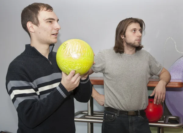 Men by bowling — Stock Photo, Image