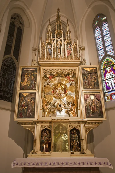 MARIANKA - DECEMBER 6: Neo gothic main altar in holy shrine Marianka from west Slovakia on December 6, 2012 in Marianka, Slovakia. — Stock Photo, Image