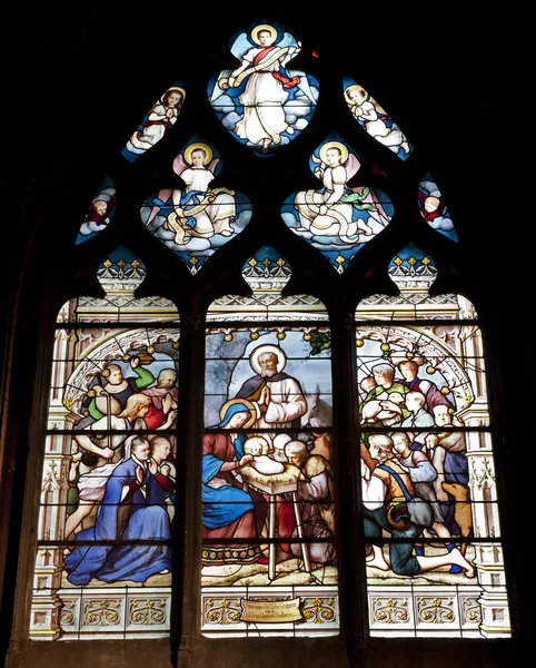 巴黎-从伟大塞韦林哥特式教堂-圣诞节的窗玻璃 — 图库照片