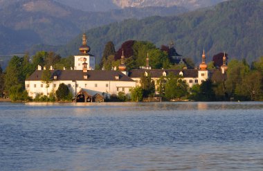 Gmunden - Avusturya - traunsee tarafından manastır