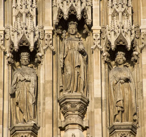 Londra - dettaglio dalla facciata ovest del parlamento — Foto Stock