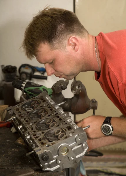 Machinist door het werk — Stockfoto