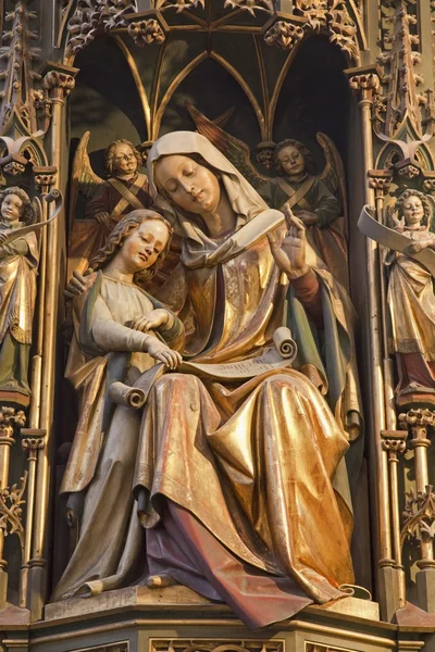 KOSICE - JANUARY 3: Statue of holy Ann and Mary from year 1896 on the side altar in Saint Elizabeth gothic cathedral on January 3, 2013 in Kosice, Slovakia. — Stock Photo, Image