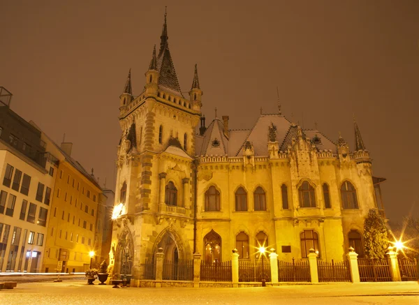 Kosice - Palazzo neogotico di Jakab nella sera d'inverno — Foto Stock