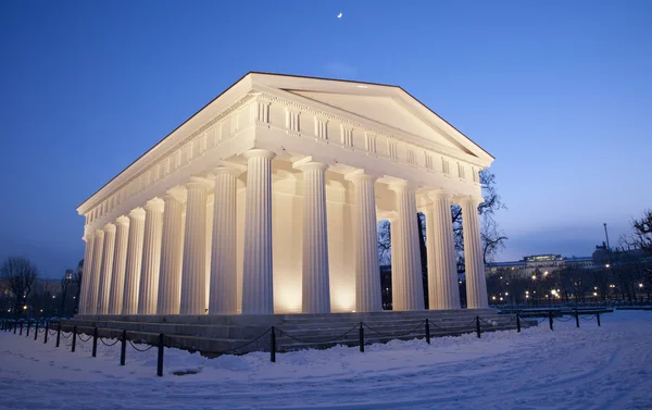 Вена - Озил. Храм Тесея 1819 года в стиле бис 1823 года Петра фон Нобиле — стоковое фото