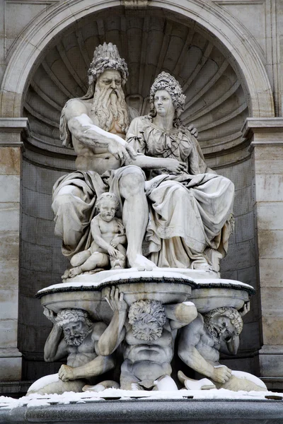 Vienna - fountain for ar-gallery Albertina in winter — Stock Photo, Image