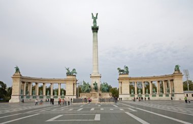 Budapeşte - kahramanlar Meydanı'nda Millennium Anıtı