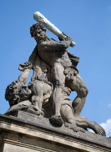 Statue sur le portail du château à prague - Hercule — Photo