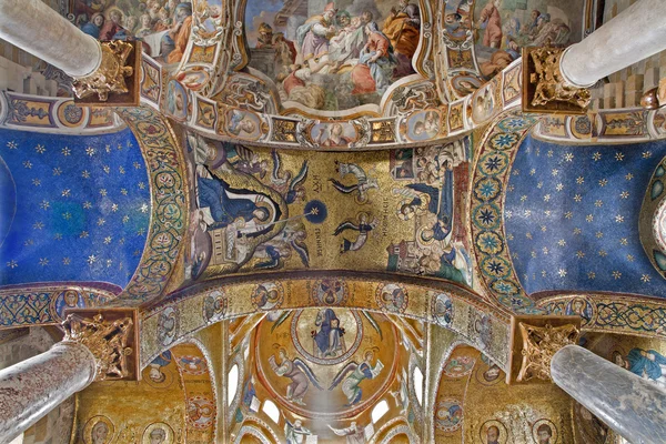 PALERMO - 8 AVRIL : Mosaïque de la Nativité au plafond de l'église de Santa Maria dell'Ammiraglio ou La Martorana à partir de 12. cent. le 8 avril 2013 à Palerme, Italie . — Photo