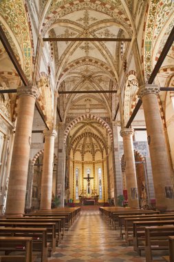 Verona - 27 Ocak: NEF Gotik romanseque kilise santa anastasia Build 27 Ocak 2013 1492 yılında, verona, İtalya