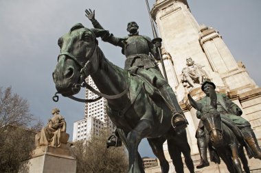 Madrid - don Kişot ve sancho panza cervantes memorial heykeltıraş lorenzo coullaut valera (1925-1930) plaza espana tarafından gelen.