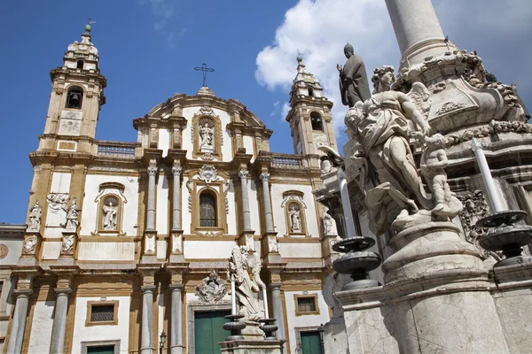 Palermo - San Domenico - Igreja de São Domingos e coluna barroca — Fotografia de Stock
