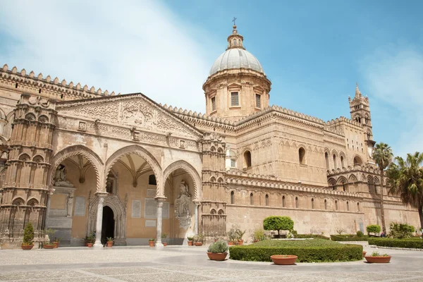 Palermo - South portal of Cathedral or Duomo — Stock Photo, Image