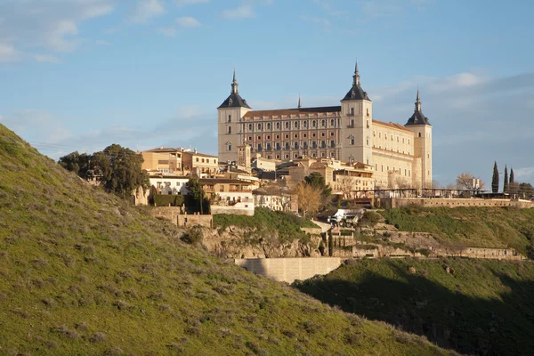 Toledo - Alcazar na luz da manhã — Fotografia de Stock