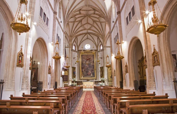 MADRID MARCH 10: Nave of church San Jeronimo el Real building in Isabelline gothic style from 16 cent. i mars 2013 i Spania . – stockfoto