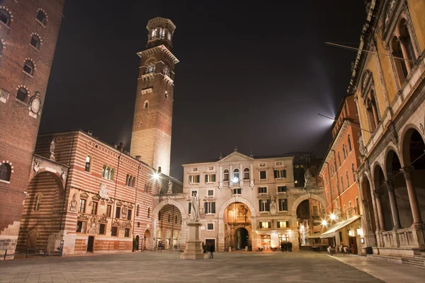 Verona - Piazza Erbe at night — Stock Photo, Image