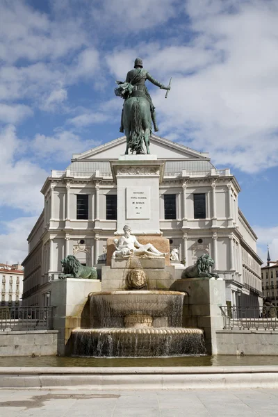 Madrid - philip IV. İspanya Anıtı ve opera — Stok fotoğraf