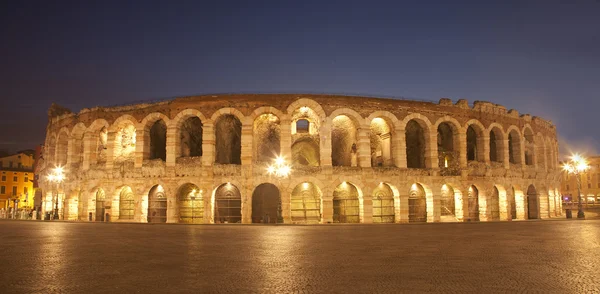 Verona - arena in de schemering — Stockfoto