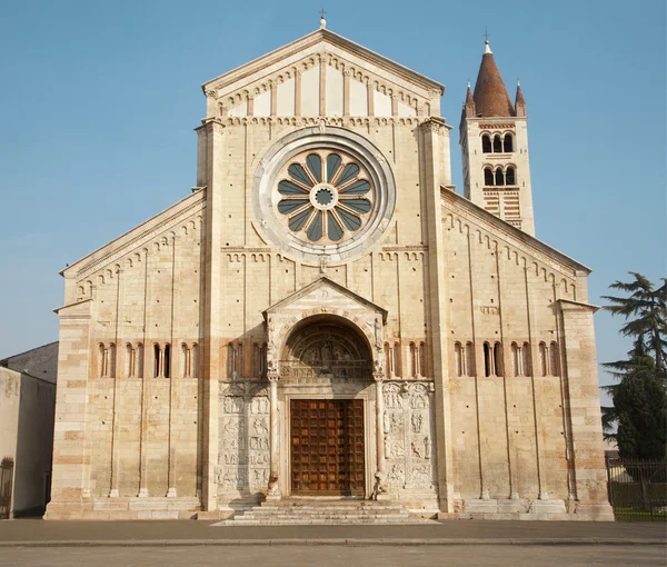 Verona - San Zeno church — Stock Photo, Image