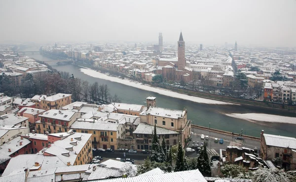Verona - Outlook de Castel san Pietro no inverno — Fotografia de Stock