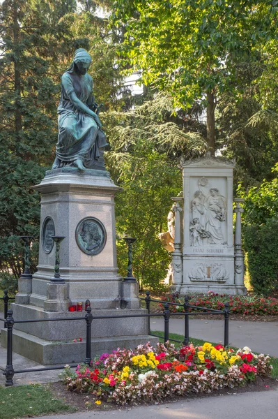 Vienna - Tombs of composers W. A. Mozart and Franz Schubert on the Centralfriedhoff cemetery. — Stock Photo, Image