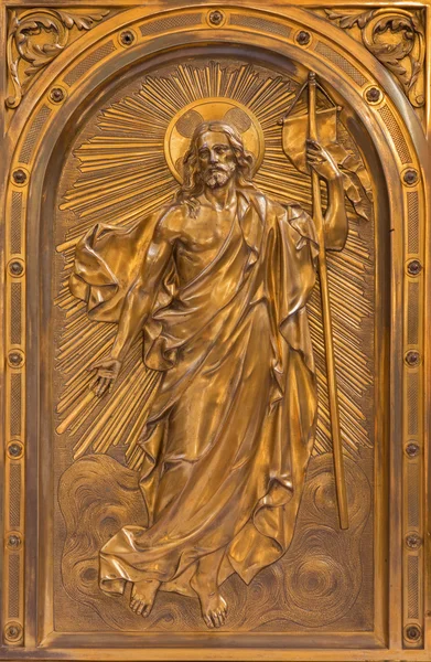 ANTWERP - SEPTEMBER 4: Relief of Resurrected Christ on the tabernacle in Saint Willibrordus church on September 4, 2013 in Antwerp, Belgium — Stock Photo, Image