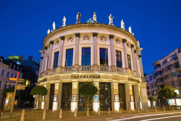 Antwerpia - bourla Theatre w wieczór zmierzch — Zdjęcie stockowe