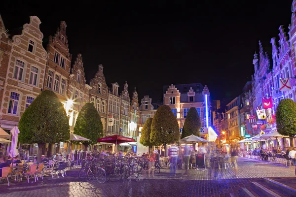 Lieja - koszulka nocna życie na placu oude markt — Zdjęcie stockowe