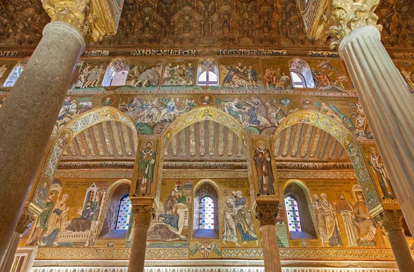 PALERMO - 8 DE ABRIL: Mosaico de Cappella Palatina - Capilla Palatina en palacio normando en estilo de arquitectura bizantina de los años 1132 - 1170 el 8 de abril de 2013 en Palermo, Italia . —  Fotos de Stock