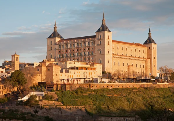 Toledo - alcazar v ranním světle — Stock fotografie