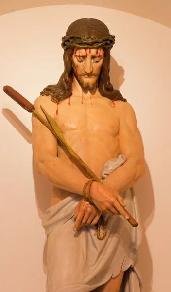 Mechelen - 4 września: posąg Jezusa w obligacji w kościele onze-lieve-vrouw-va n-hanswijkbasiliek na 4 września 2013 r. w mechelen, Belgia. — Zdjęcie stockowe
