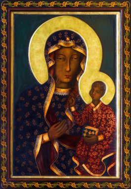 Viyana - 27 Temmuz: 19 altlerchenfelder Kilisesi altar yan gelen siyah madonna'nın simgesi. cent. 27 Temmuz 2013 tarihinde Viyana.