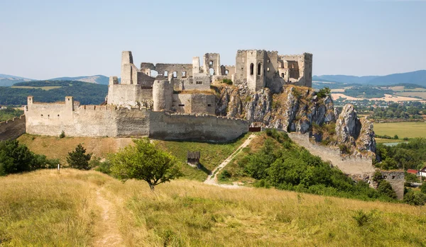 Beckov Kalesi - Slovakya — Stok fotoğraf