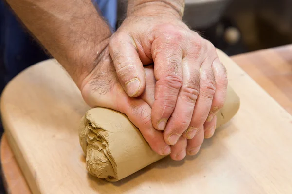 Hands of potter at work — Stock Photo, Image