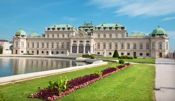 ウィーン-ベルヴェデーレ宮殿朝の光 — ストック写真