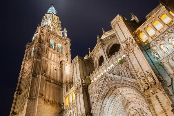 Toledo - Cattedrale Primada Santa Maria de Toledo al tramonto — Foto Stock