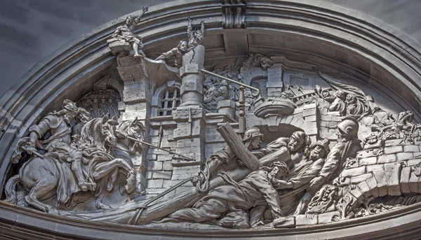 MECHELEN - SEPTEMBER 4: Relief of Jesus under cross from cupola in Onze-Lieve-Vrouw-va n-Hanswijkbasiliek church on September 4, 2013 in Mechelen, Belgium. — Stock Photo, Image